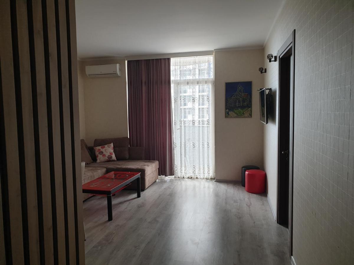 Lia'S Apartment In Orbi Батуми Экстерьер фото