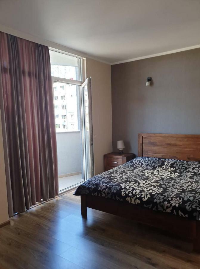 Lia'S Apartment In Orbi Батуми Экстерьер фото